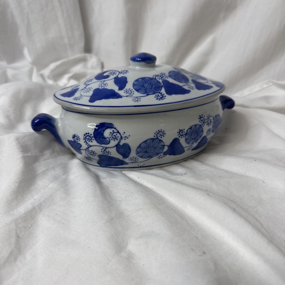 Vintage Chinoiserie Asian Porcelain Blue White Daisy Dot Dish Soup Toureen Candy